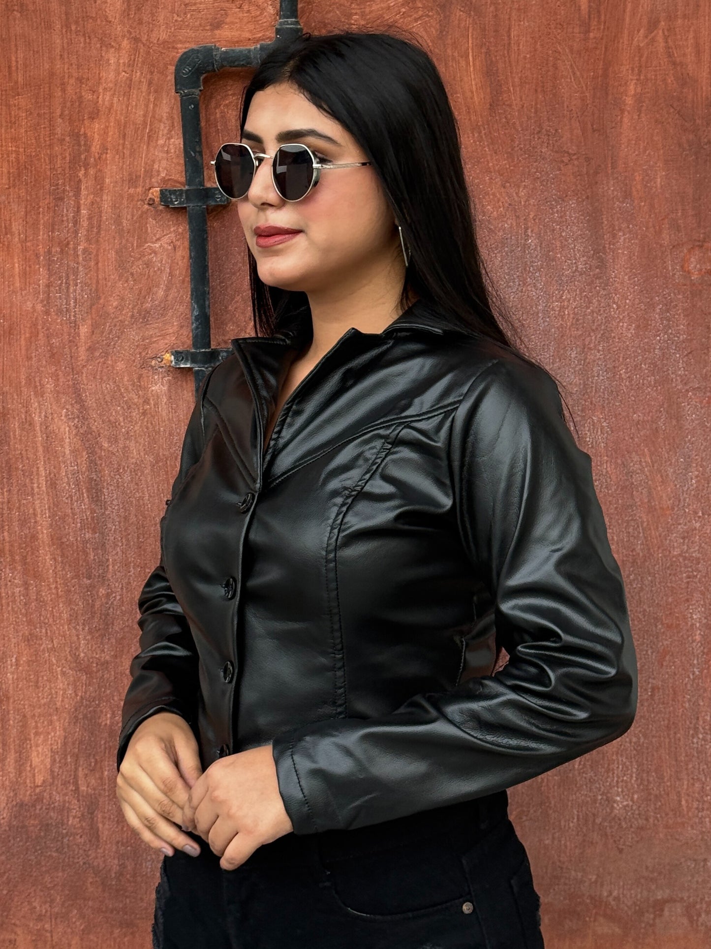TANDUL Women Sleek Black Crop Leather Jacket