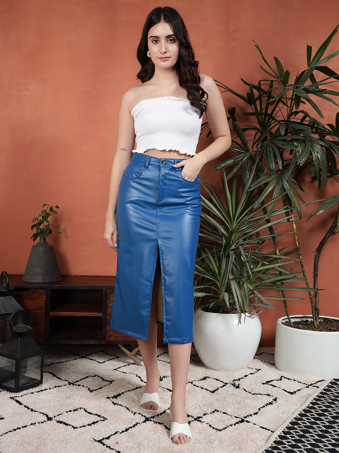 Tandul Elegant Blue Leather Skirt