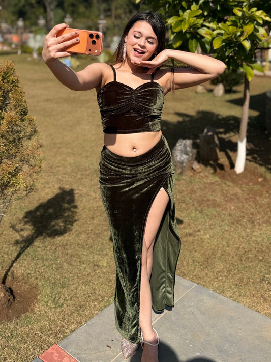 TANDUL Women Stunning Green Velvet Co-ord Set
