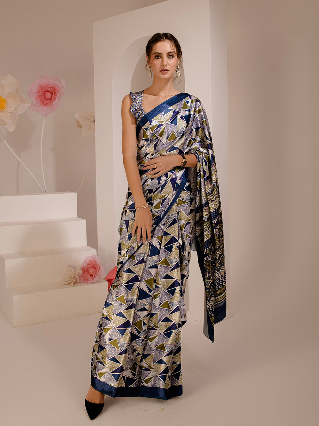 ELTIRE Exquisite Printed Bollywood Style Satin Saree