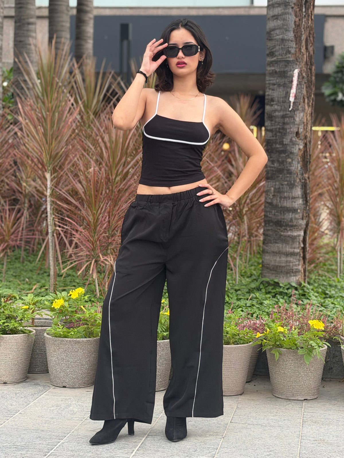TANDUL Women Contrast Pipe Relaxed Wide-Leg Trouser