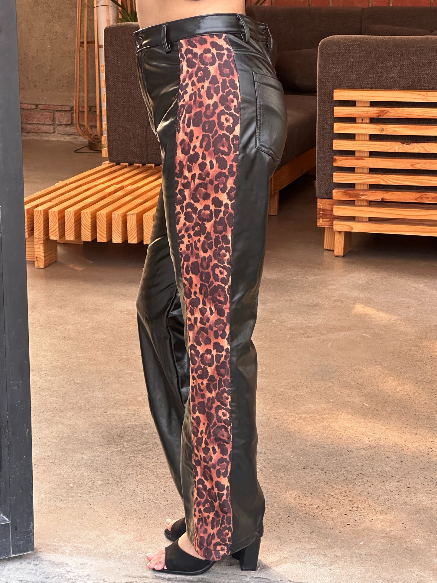 TANDUL  Women Regular Fit Black Lycra Blend Trousers