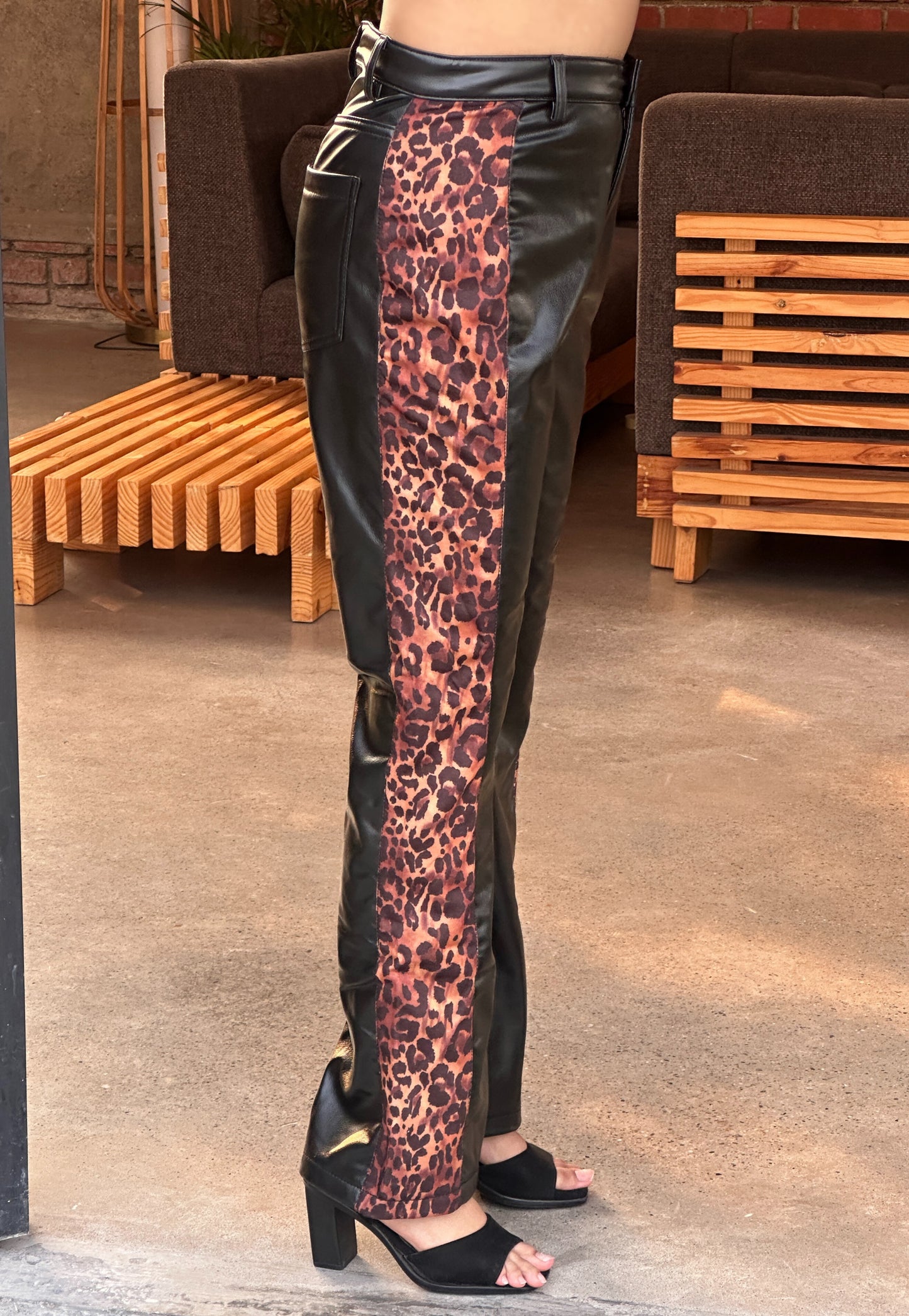 TANDUL  Women Regular Fit Black Lycra Blend Trousers