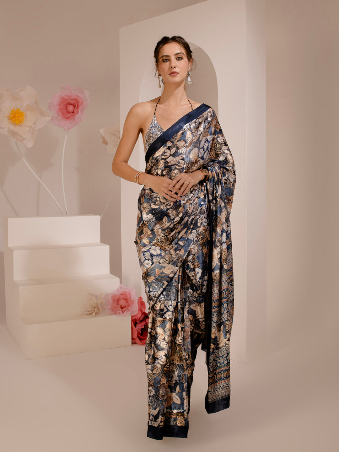 ELTIRE Exquisite Floral  Printed  Satin Saree