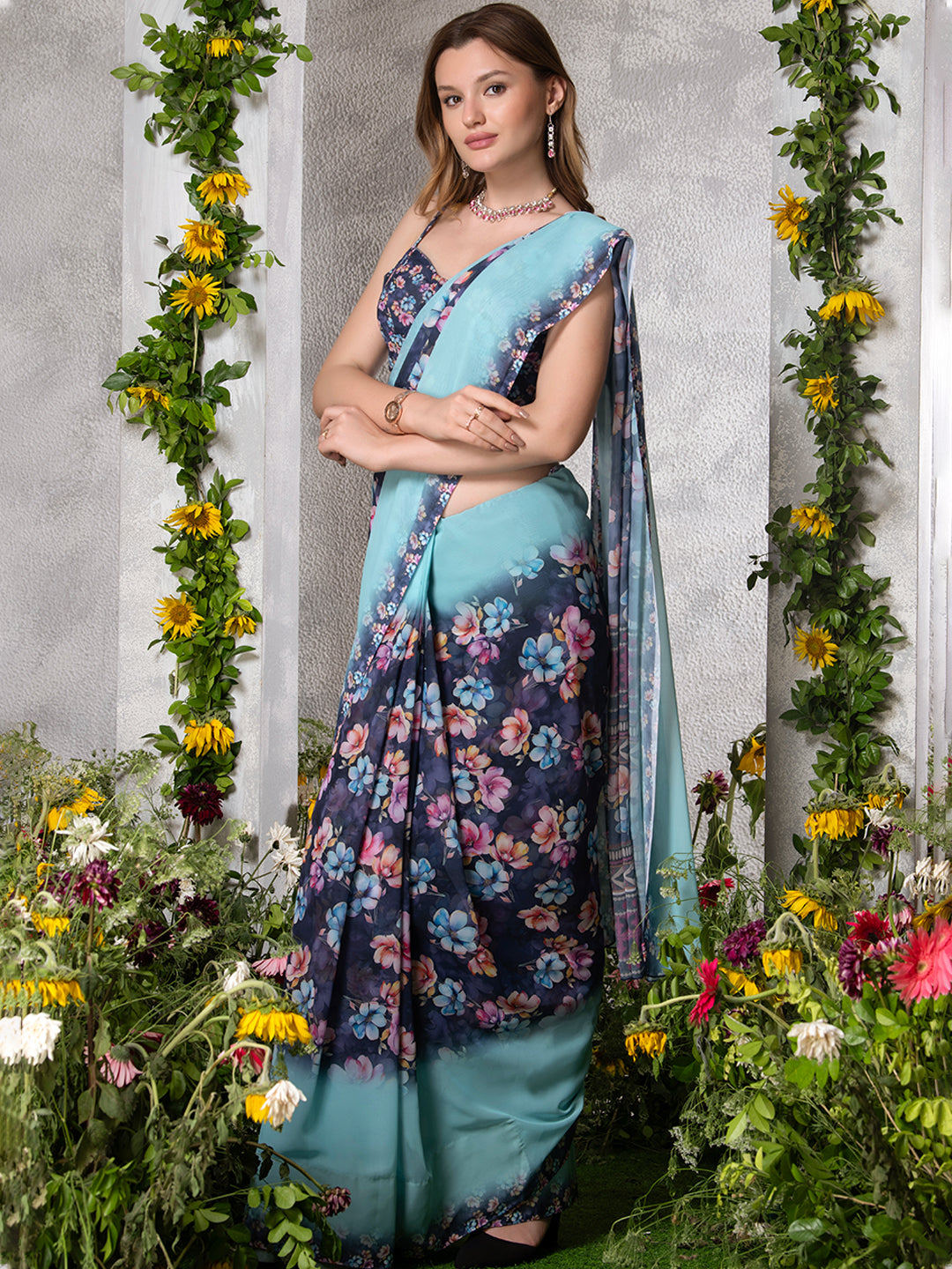 ELTIRE  Floral Print Bollywood Georgette Saree  (Blue)