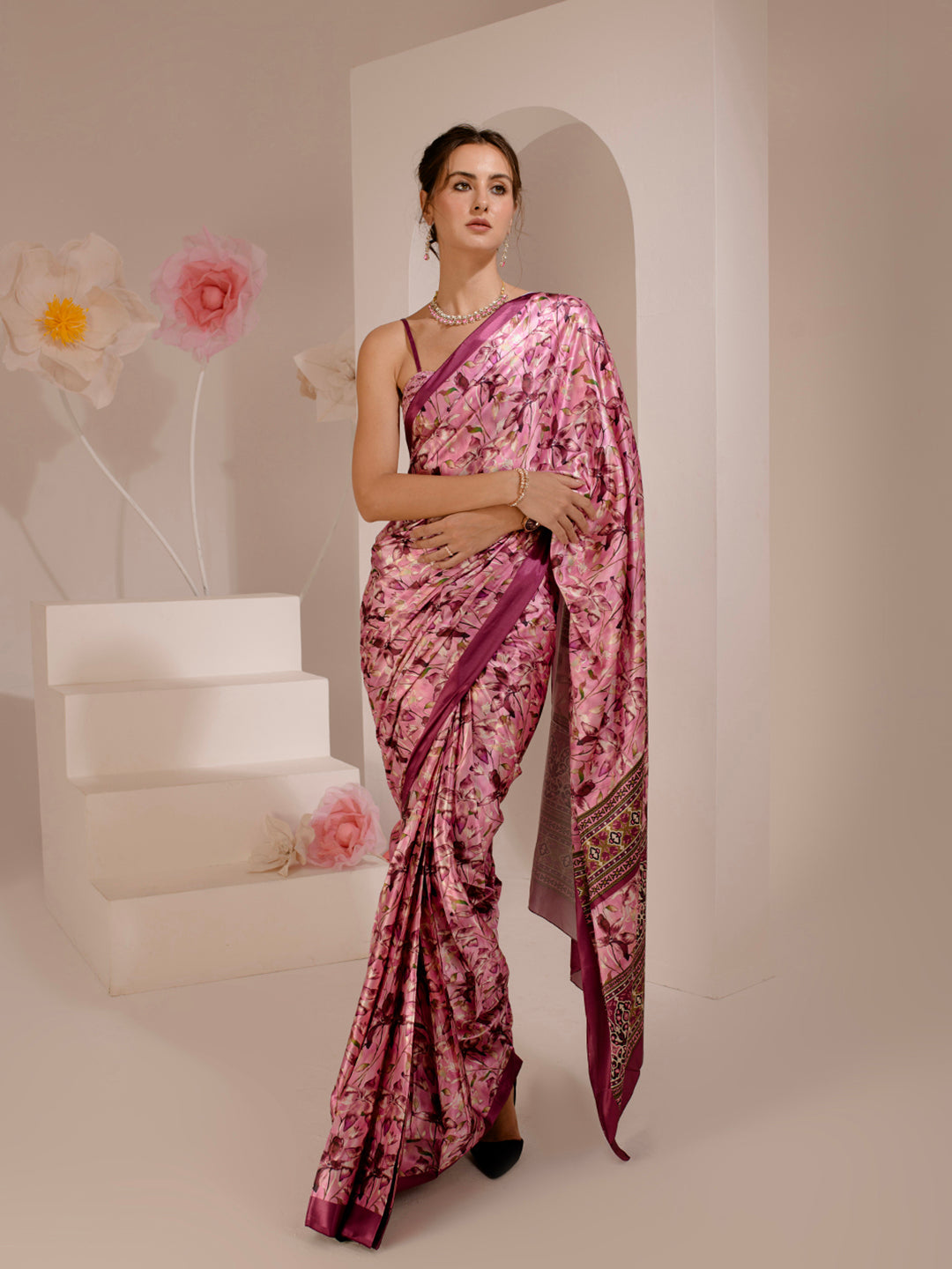 ELTIRE Exquisite Printed Bollywood Style Satin Saree