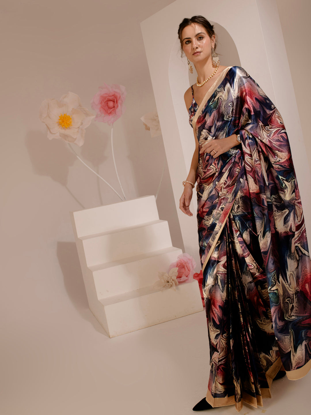 ELTIRE Exquisite Printed Bollywood Style Satin Saree