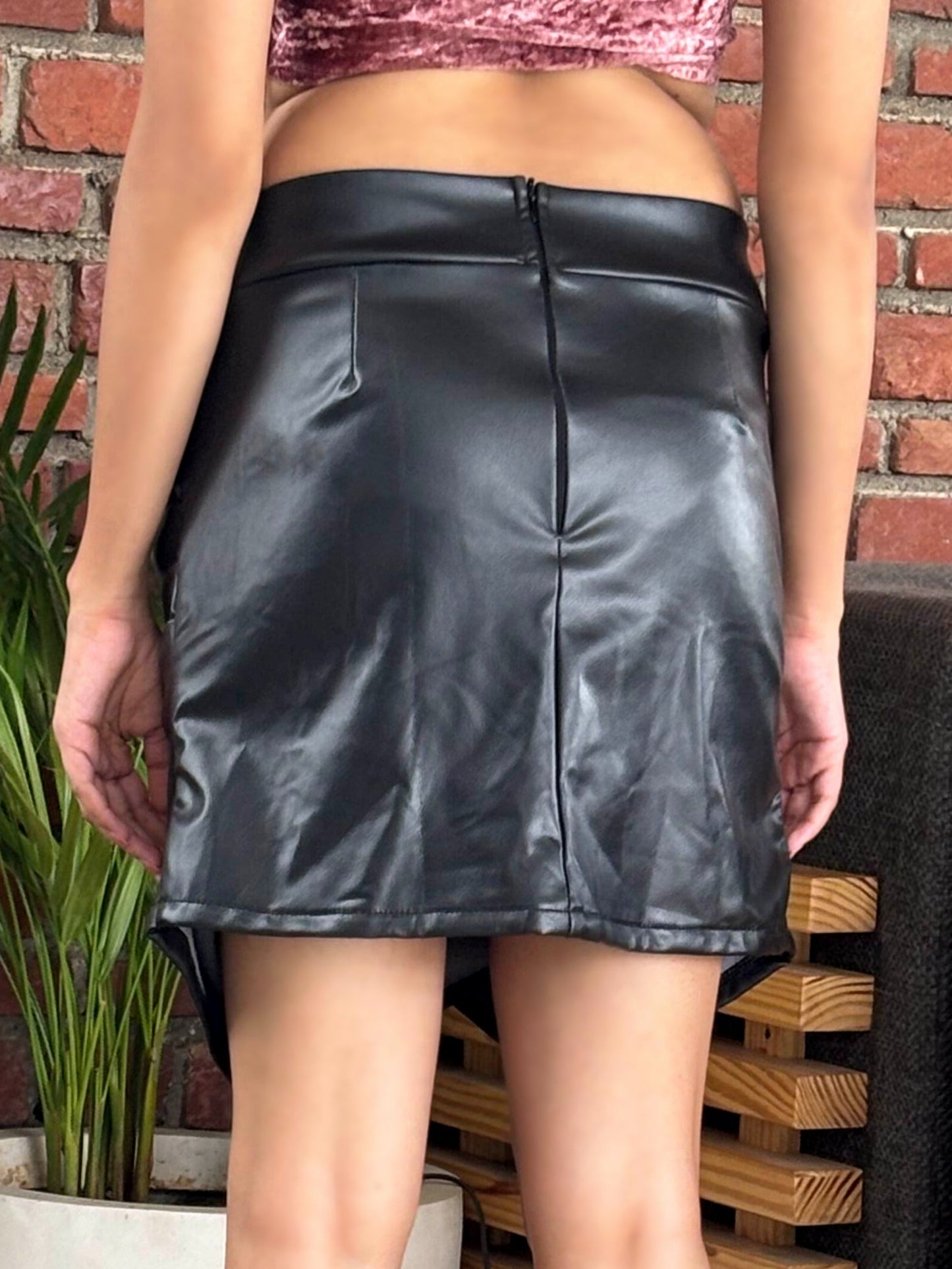 TANDUL Women Stunning Black Leather Skirt