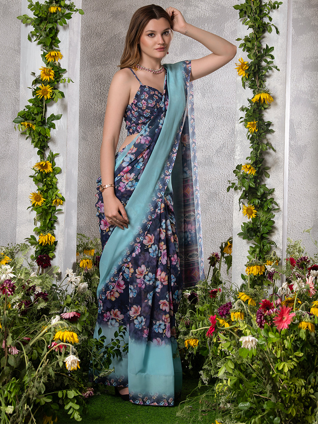 ELTIRE  Floral Print Bollywood Georgette Saree  (Blue)