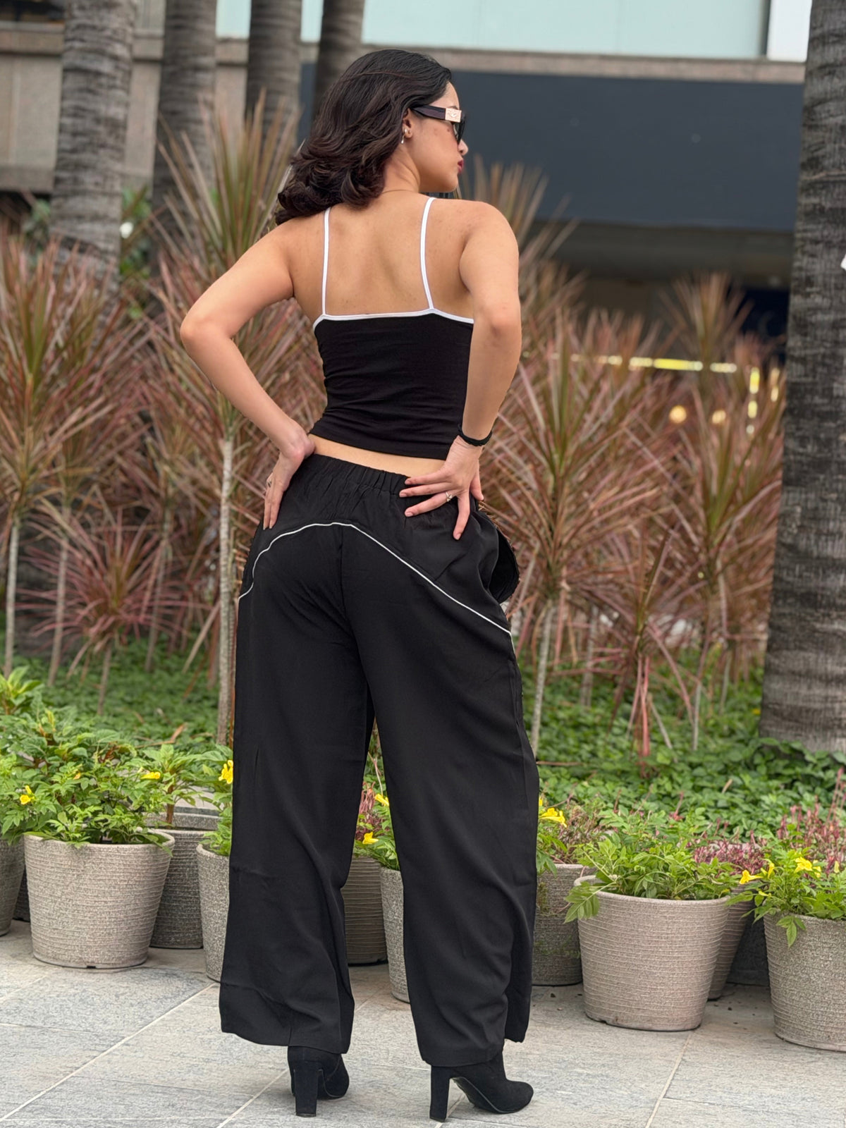 TANDUL Women Contrast Pipe Relaxed Wide-Leg Trouser