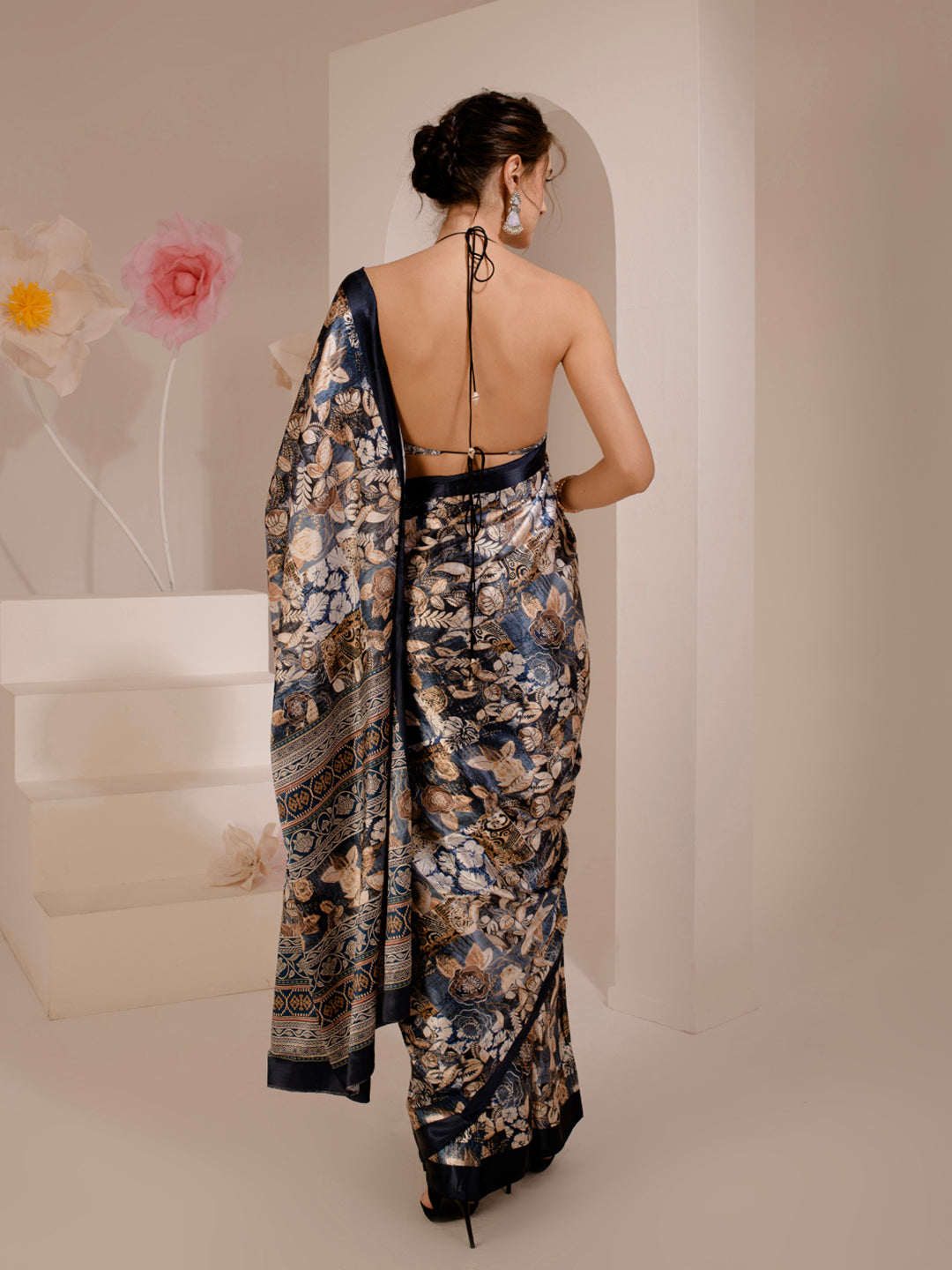 ELTIRE Exquisite Floral  Printed  Satin Saree