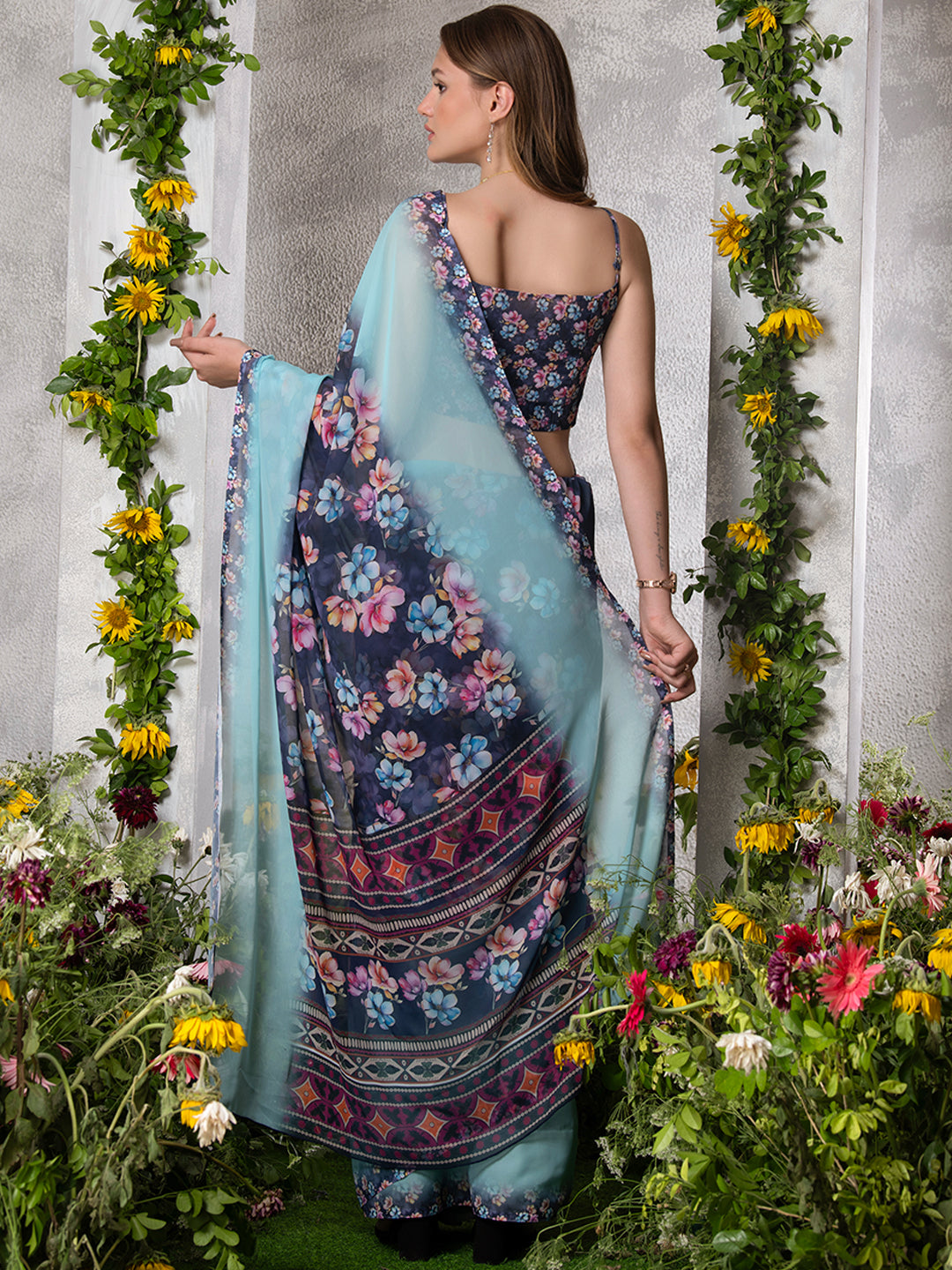 ELTIRE  Floral Print Bollywood Georgette Saree  (Blue)