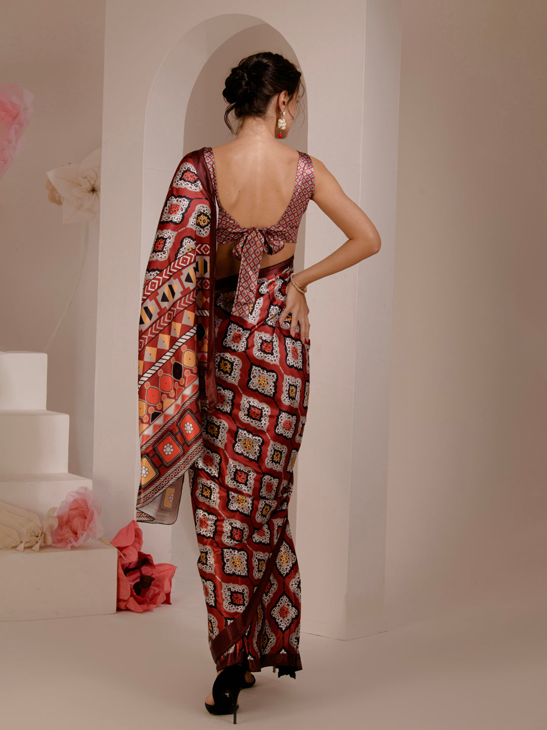 ELTIRE Exquisite Printed Bollywood Style Satin Saree