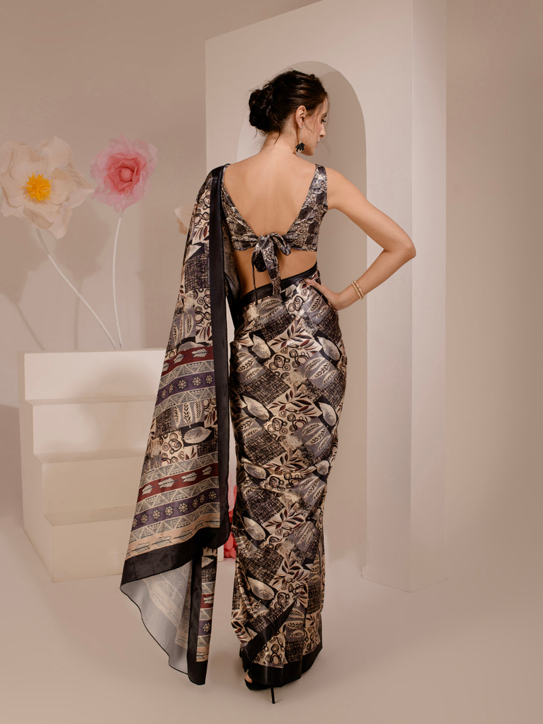 ELTIRE Exquisite Printed Bollywood Style Satin Saree