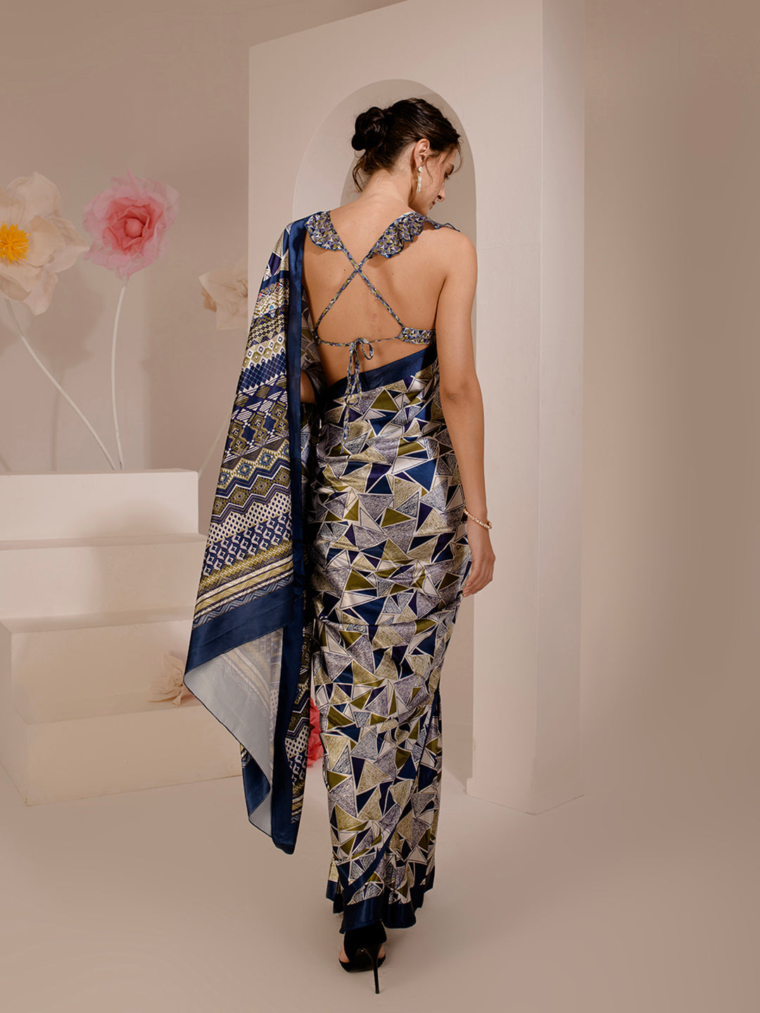 ELTIRE Exquisite Printed Bollywood Style Satin Saree