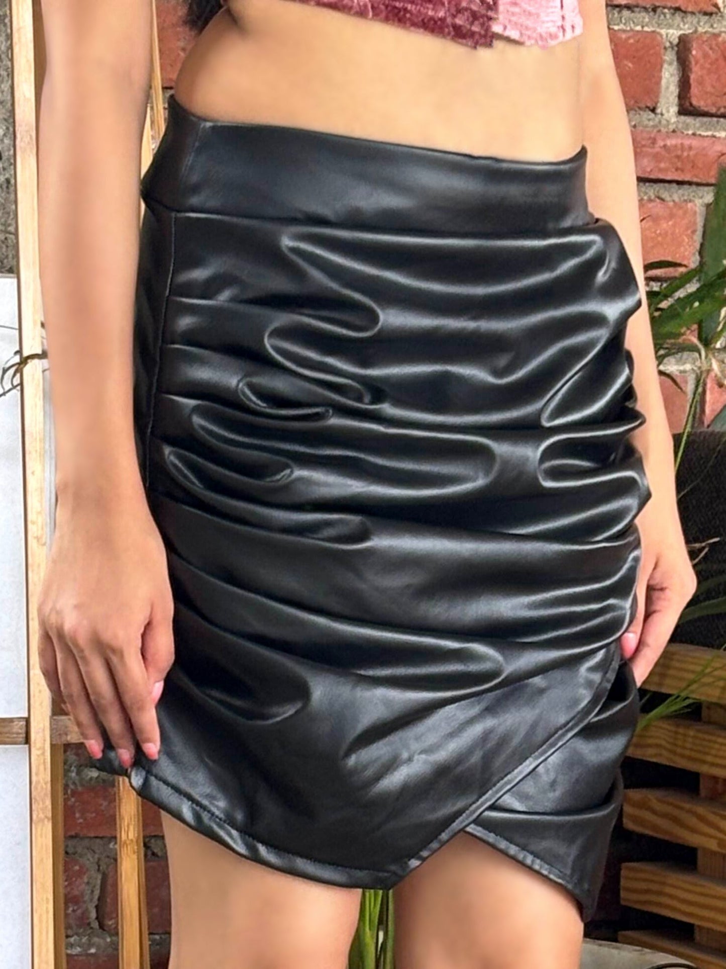 TANDUL Women Stunning Black Leather Skirt