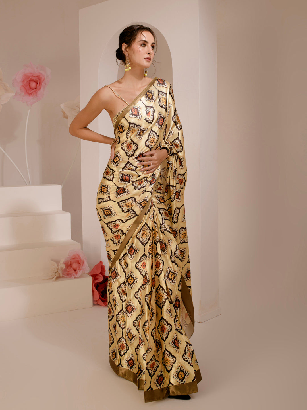 ELTIRE Exquisite Printed Yellow Satin Saree