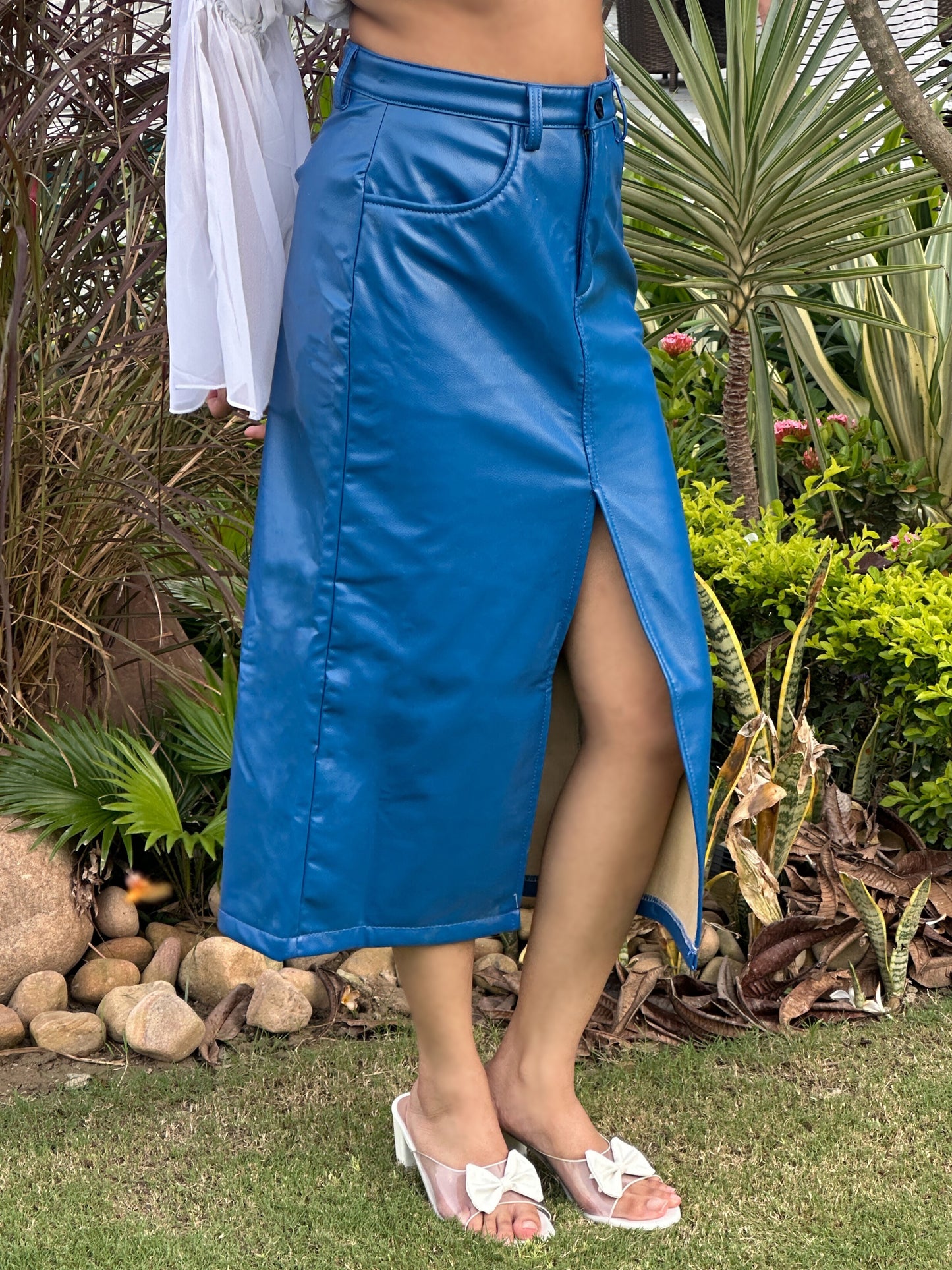 Tandul Elegant Blue Leather Skirt