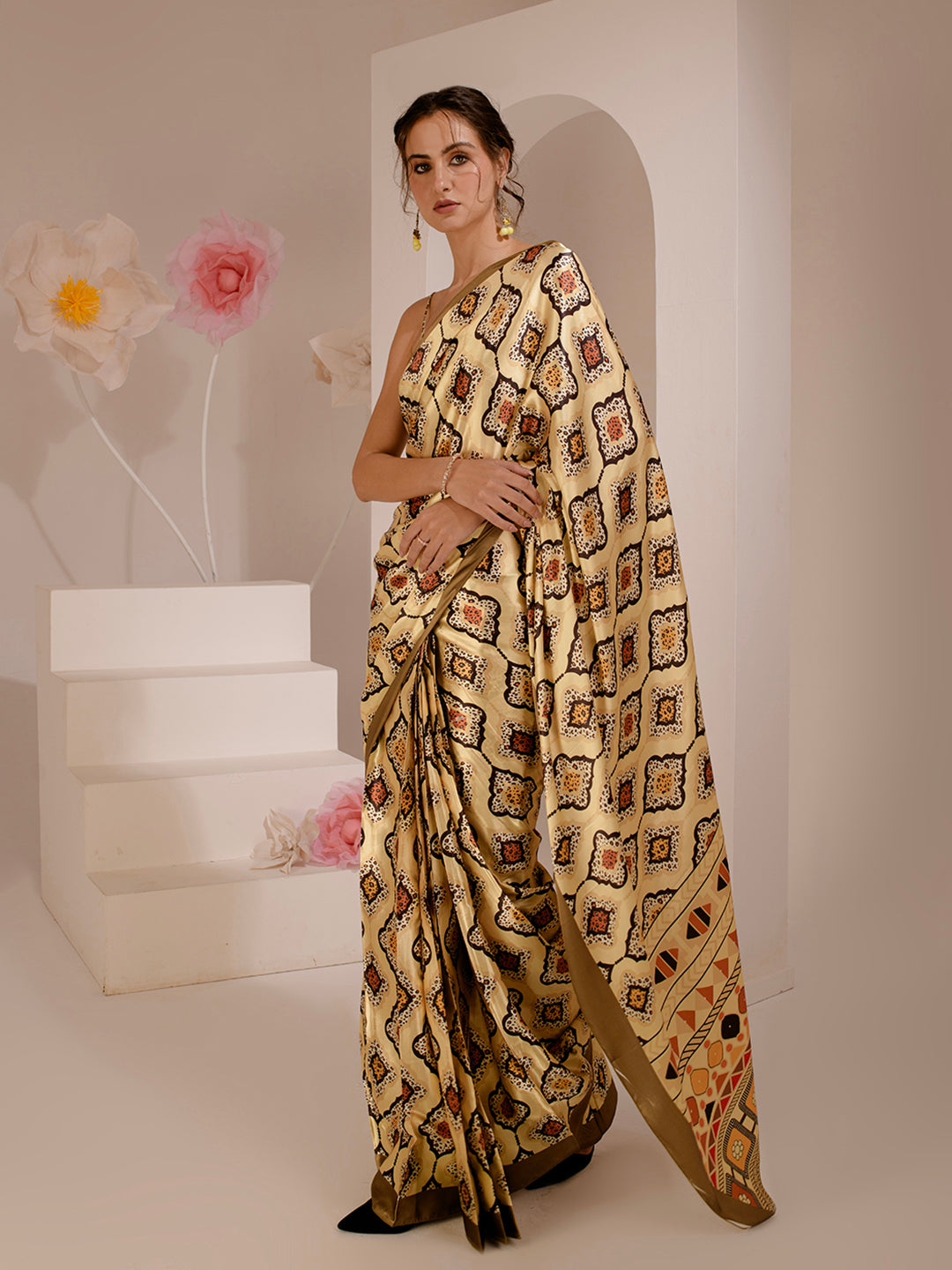 ELTIRE Exquisite Printed Yellow Satin Saree