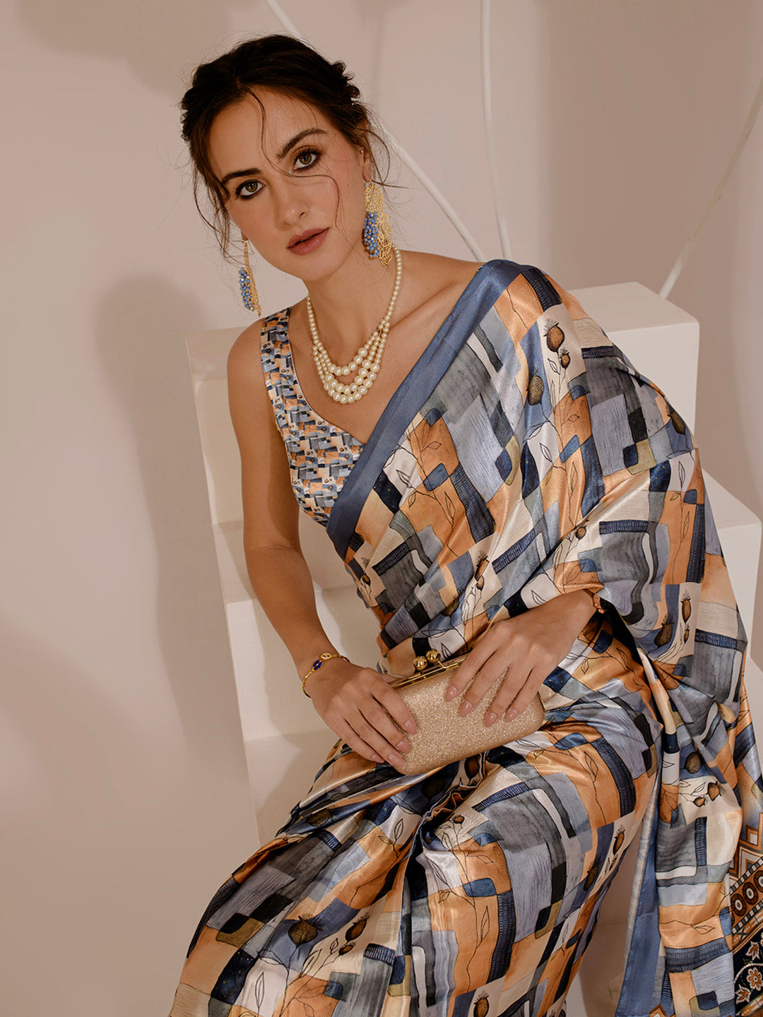 ELTIRE Exquisite Printed Bollywood Style Satin Saree