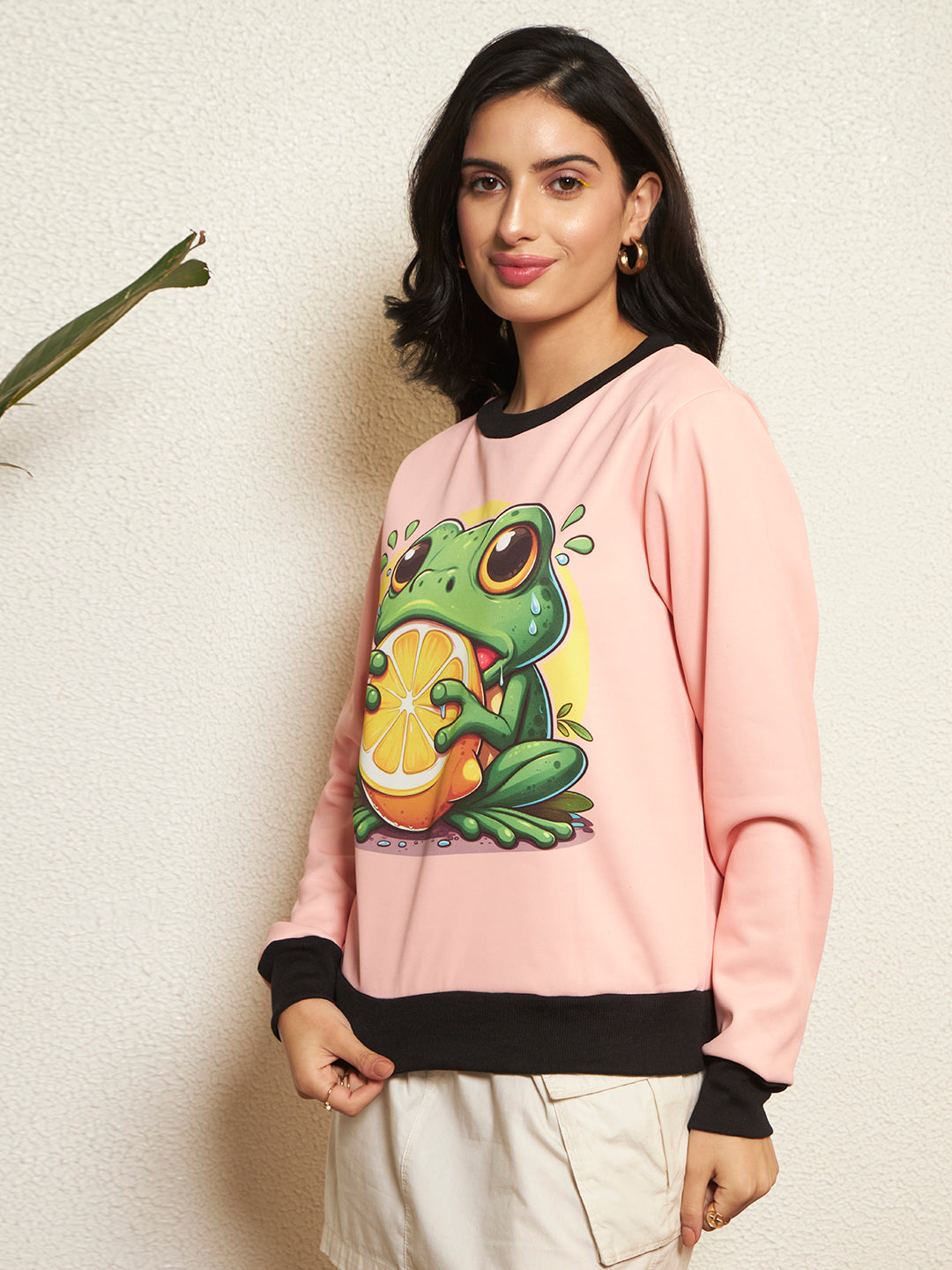 TANDUL Women Charming Frog Sweatshirt